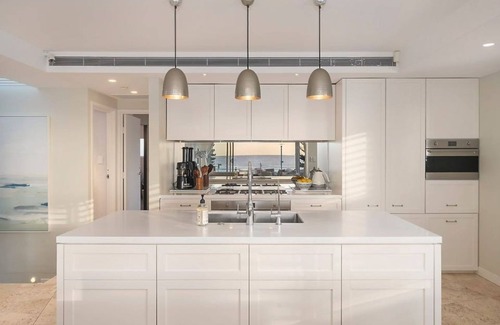 Manly Villa | 4-bedroom villa in enchanting Manly with Beachfront Access & breathtaking views