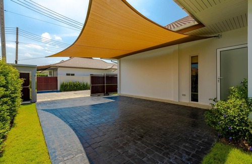 Hua Hin Villa | 4 Bedroom Villa, Large Tropical Garden (MS30)