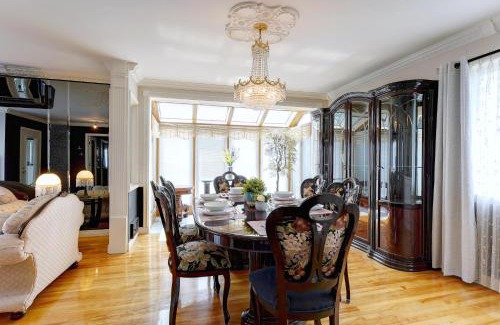 Laval-des-Rapides Villa | 4 Beds Entire House Wifi Parking