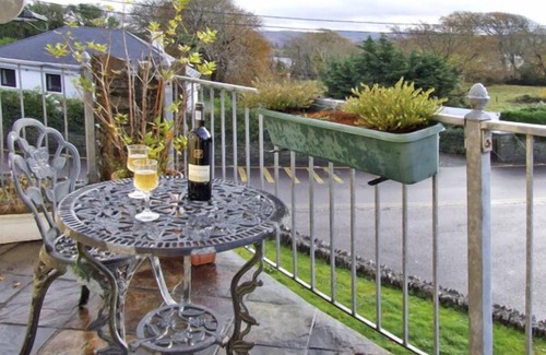 Kenmare Apartment | 4 BELL HEIGHTS APARTMENTS, family friendly in Kenmare, County Kerry