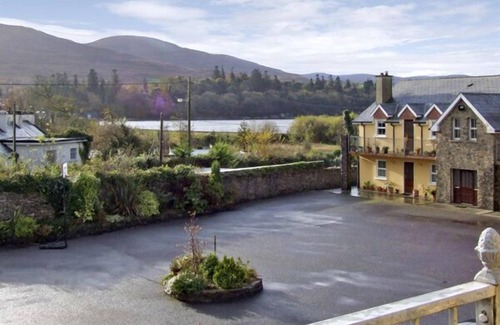 Kenmare Apartment | 4 BELL HEIGHTS APARTMENTS, family friendly in Kenmare, County Kerry