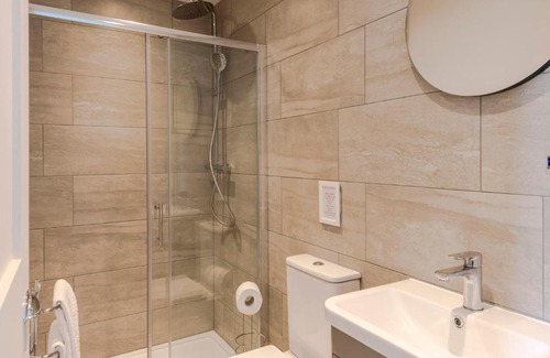 Bristol Apartment | 4 Berkeley Square I Your Apartment