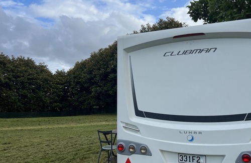 Aongatete House | 4 berth caravan to rent for 2 adult and 2-3 kids. 110$/night.