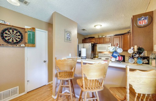Central Arlington House | 4 Blocks to AT&T Stadium: Home w/BBQ-Ready Yard!