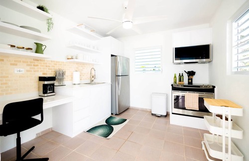 Camino Nuevo House | 4 BR/3BA W. Infinity Pool, Short Walk To Beach & Solar BU