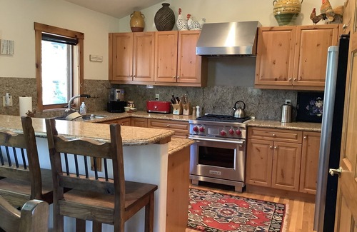 Edwards House | 4 Br/4 Bath in Arrowhead. Door To Door Transportation To Ski Area