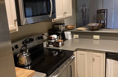 Lakeway Condo | 4 br 4ba Lake Travis, Austin, Lakeway and the Hills area condo available.