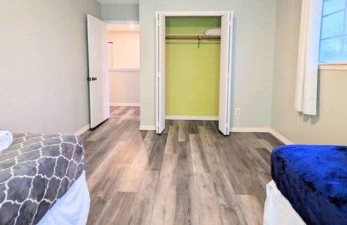 Franklin Park House | 4 BR-Close to Downtown and All attractions with lots of space.