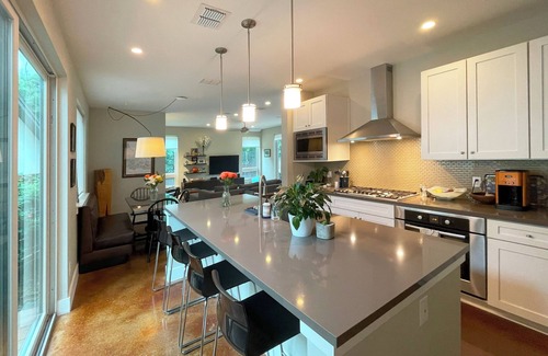 Tarrytown House | 4 BR Home in West Austin - next to park with pool, playground and tennis courts