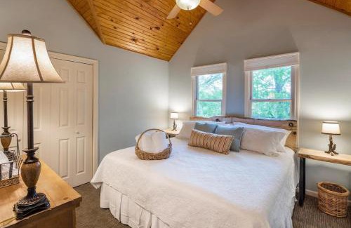 Camdenton House | 4 BR Home on the 17th Green at Old Kinderhook