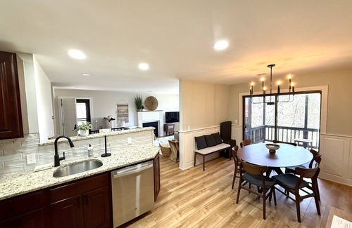 Vernon Condo | 4 BR Treetop Escape | Orchards, Skiing, Mountain Creek, Minerals, Wildlife