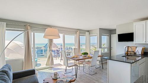 Cayucos House | 4 Cayucos Bungalows Steps to Beach Sleeps 16 Pet Friendly