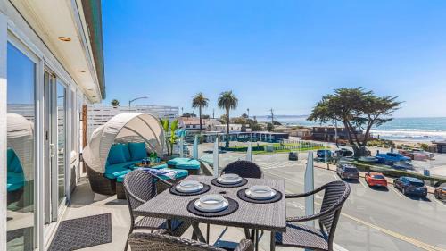 Cayucos House | 4 Cayucos Bungalows Steps to Beach Sleeps 16 Pet Friendly