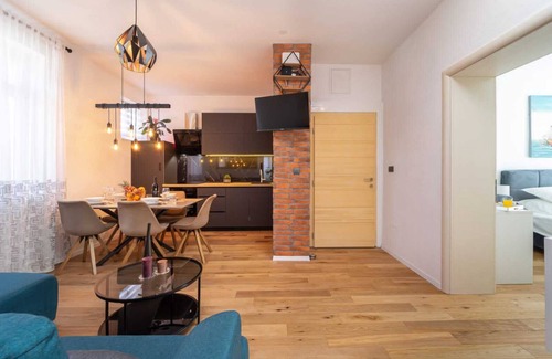 Old Town Condo | 4*Flat in the Heart of the City, Onsite parking, Wifi