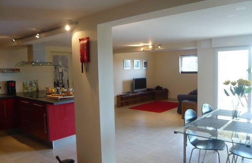 Prayssac Apartment | 4* Gite Apartment with suberb heated pool & fantastic views
