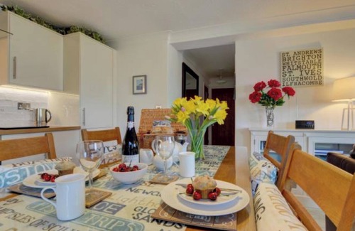 Hele Apartment | 4* GOLD AWARD-WINNING SPACIOUS,STUNNING ANNEXE,BEAUTIFUL SEA VIEWS,GARDEN,WIFI