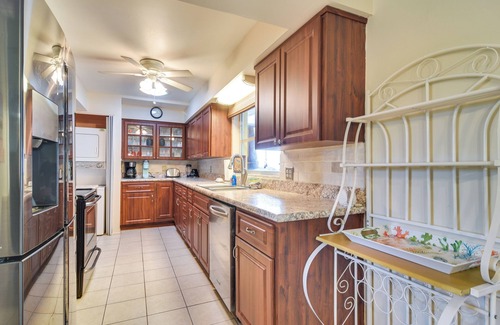 Harbor Bluffs House | 4 Mi to Dog Beach: Largo Home w/Pool & Hot Tub!