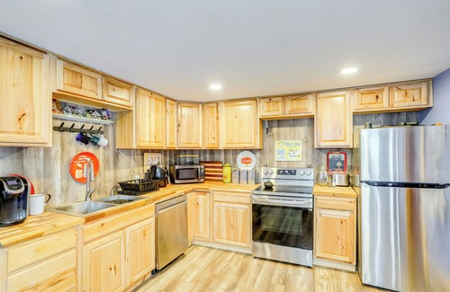 Catskill House | 4 Mi to Dtwn Catskill: Mtn-View Home