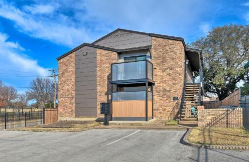 Fort Worth Apartment | 4 Mi to Dtwn Rustic Fort Worth Apt