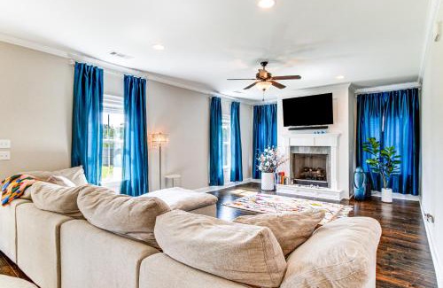 Dothan House | 4 Mi to Dtwn Stylish Home with Large Yard in Dothan