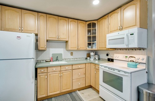 Tahoe Island House | 4 Mi to Pope Beach: Home w/Outdoor Space