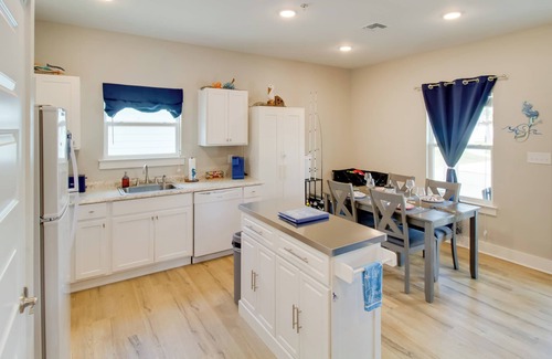 Fulton Cottage | 4 Mi to Rockport Beach Park: Home w/Resort Perks