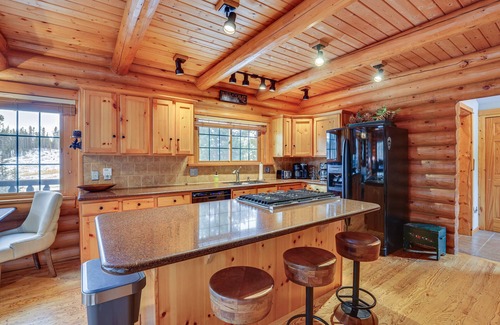Grand Lake Cabin | 4 Mi to Rocky Mtn Nat'l Park: Cabin Near Town!