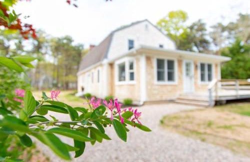 North Eastham House | 4 Mins to Bayside Beaches