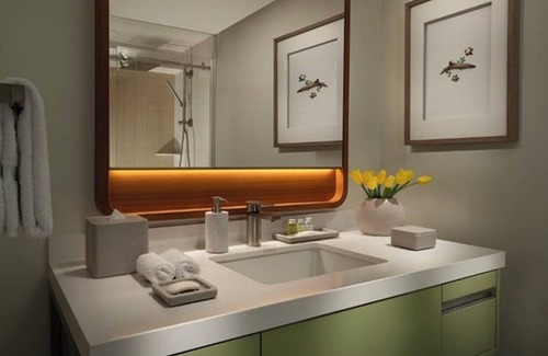 Kahului Hotel | 4 Ocean View Units Perfect for Groups, Onsite Pool, Pets are Welcome