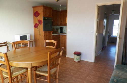 Sainte-Cecile-Plage Apartment | 4 people 1 bedroom apartment 200 meters from the beach with sea view