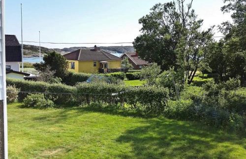Edshultshall House | 4 person holiday home in HÄLLEVIKSSTRAND
