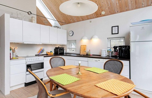 Hou House | 4 person holiday home in Hals