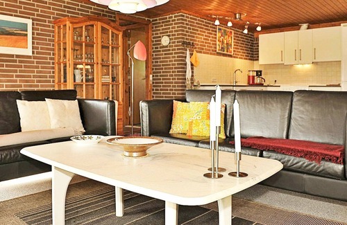 Henne House | 4 person holiday home in Henne-By Traum