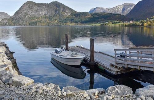 Voll Apartment | 4 person holiday home in Måndalen-By Traum