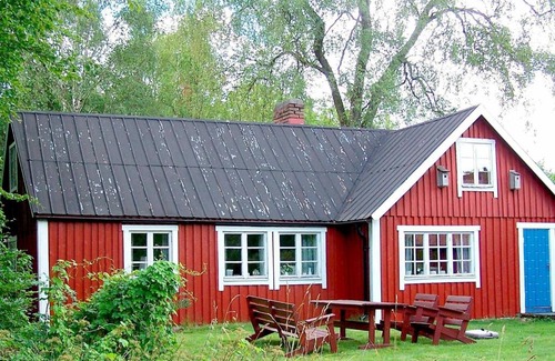 Blankered House | 4 person holiday home in KN RED