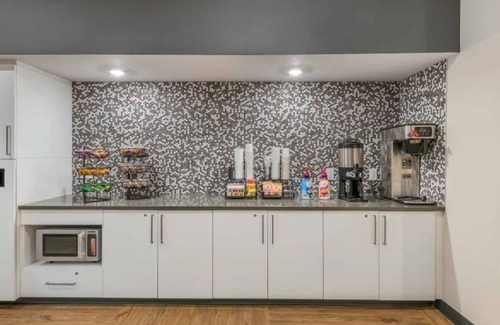 Sparks Hotel | 4 Premier Suites | Extended Stay | Sparks, Near Downtown