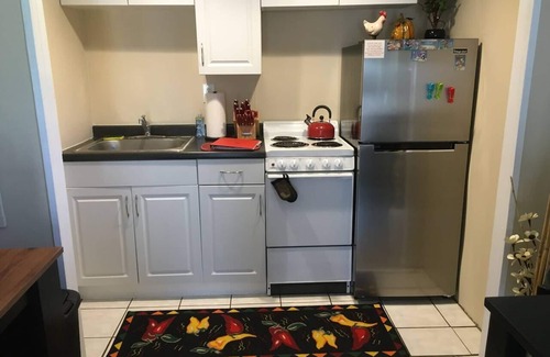 Poinsettia Heights Apartment | #4: Quiet Studio w/Strong Wifi