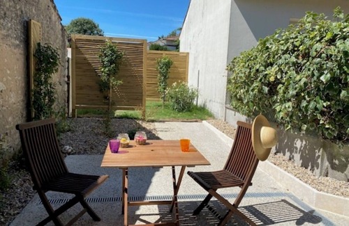 L'Eguille House | 4★-rated accommodation - charm, comfort & relaxation! House with private pool