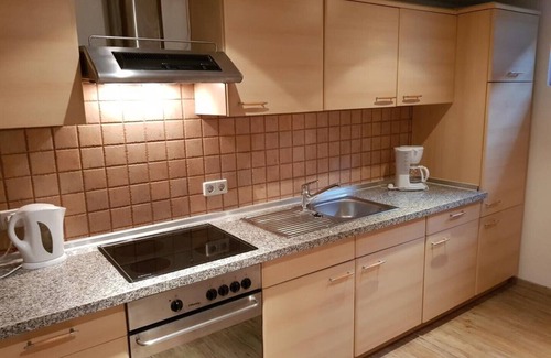 Mariendorf Apartment | 4 star basement apartment Alt-Mariendorf (parking lot on the property)