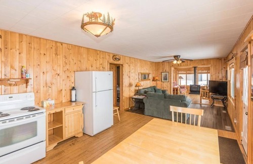 Nisswa Cabin | 4 Seasons availability, Level elevation, lake front cabin WiFi, Heat, AC