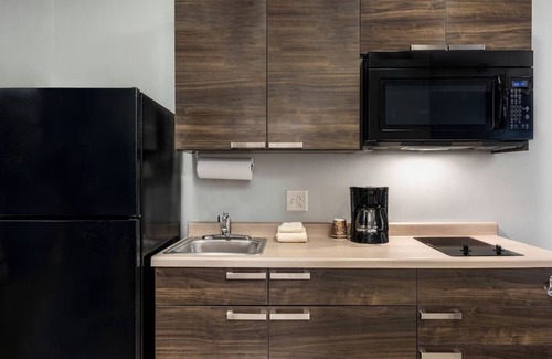 Mitchell Hotel | 4 Serene & Functional Rooms Near Parks & Recreation Areas Perfect for Families