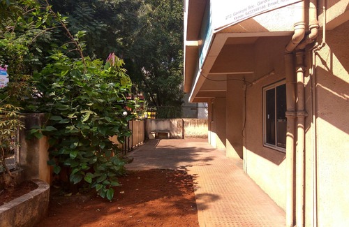 Kothrud House | 4 Single beds Shared stay for family & friends !