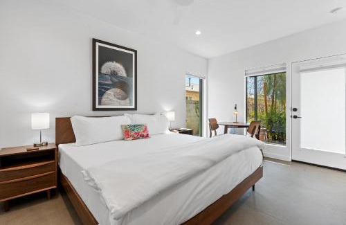 Camelback East Apartment | 4 Square Studios