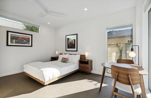Camelback East Apartment | 4 Square Studios