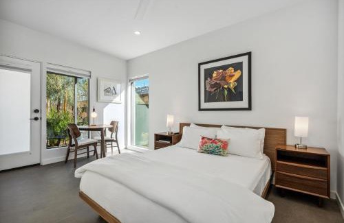 Camelback East Apartment | 4 Square Studios