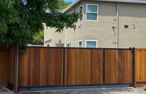 Palo Alto Apartment | 4 Stanford! Furnished Apartment, Gated Parking, Laundry