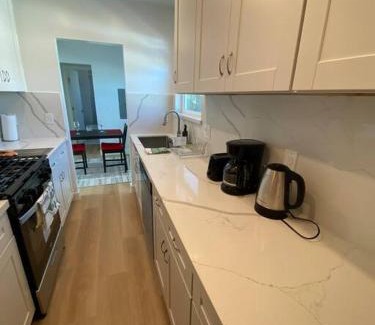 Palo Alto Apartment | 4 Stanford! Furnished Apartment, Gated Parking, Laundry