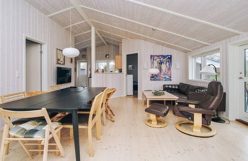 Frølunde Fed House | 4 star holiday home in Korsør