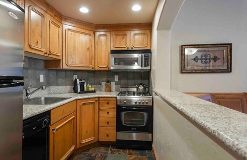 Zermatt Villa | 4-Star Zermatt Resort 2B2B Villa Only 15 Mins to Park City and Deer Valley!