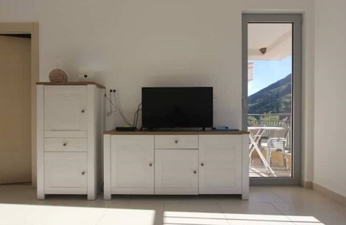 Donji Morinj Apartment | 4 Stars 1BR Apartment Morinj D4nn